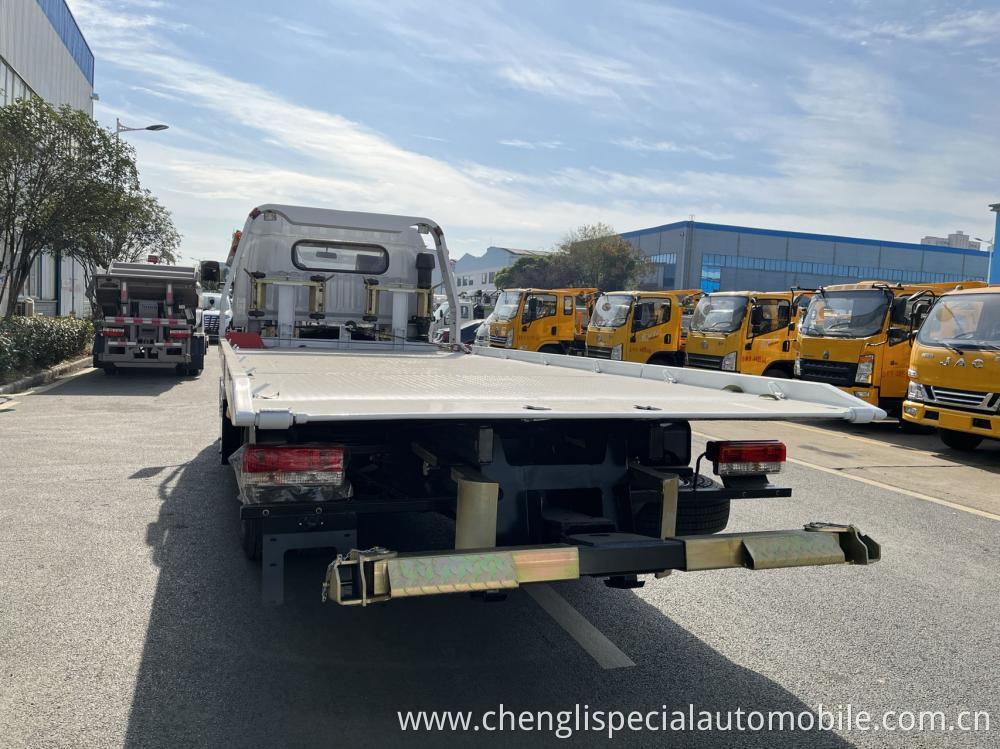 Dongfeng 4x2 Flatbed Wrecker Tow Trucks For Sale 4 Jpg